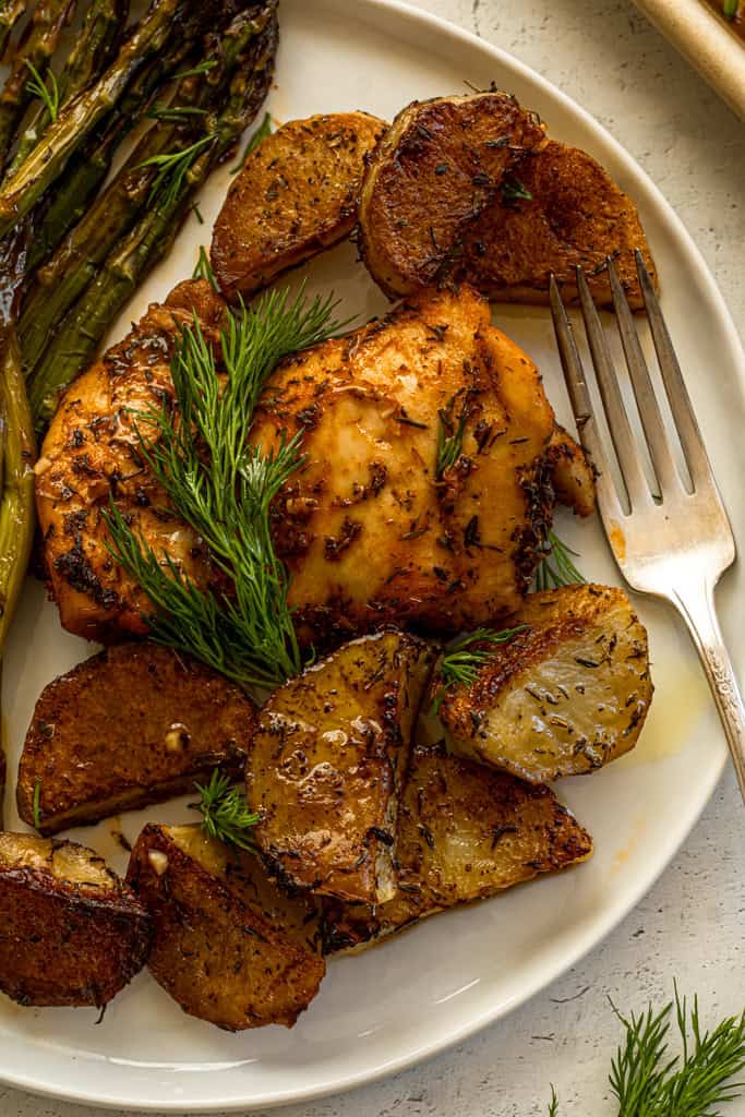 roasted chicken with potatoes and dill 